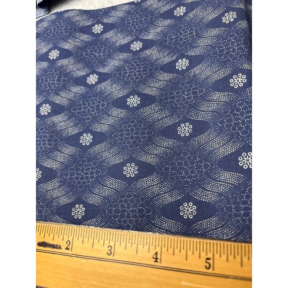 Three Cats English Blue White Cotton Fabric 1/4 yard x 34" Geometric Floral Patt - Picture 6 of 8